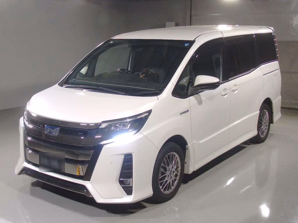 TOYOTA NOAH