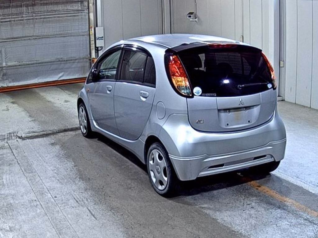 MITSUBISHI I