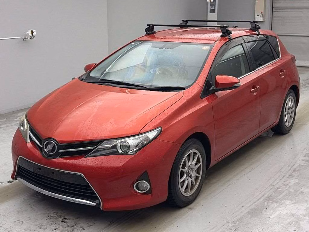 TOYOTA AURIS