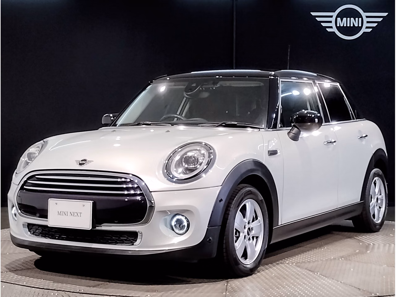 MINI HATCH