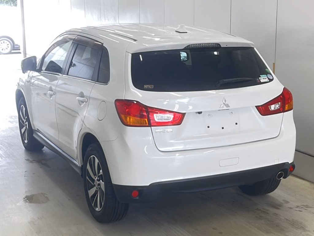 MITSUBISHI RVR