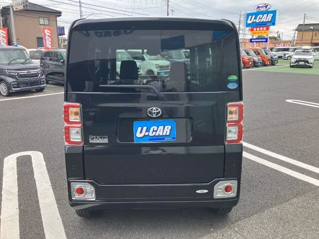 TOYOTA PIXIS MEGA