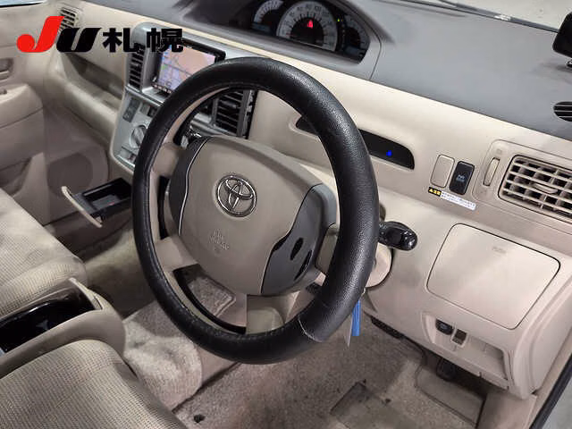 TOYOTA RAUM
