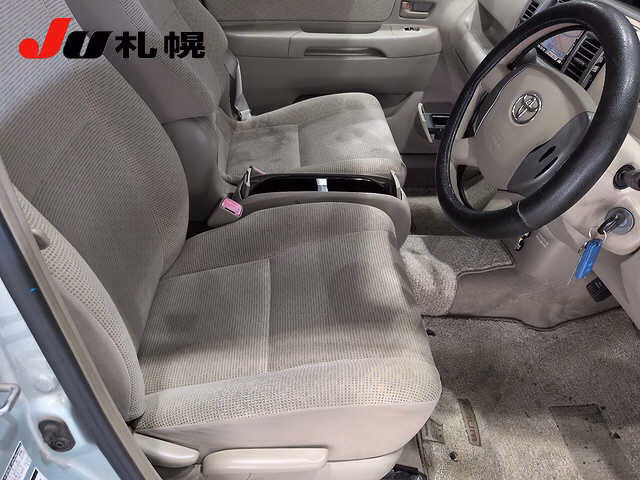 TOYOTA RAUM