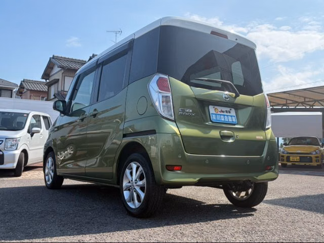 NISSAN DAYZ ROOX