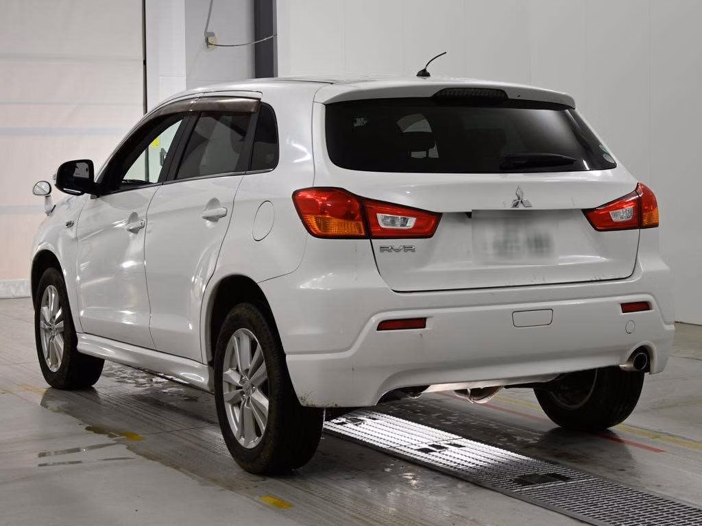 MITSUBISHI RVR