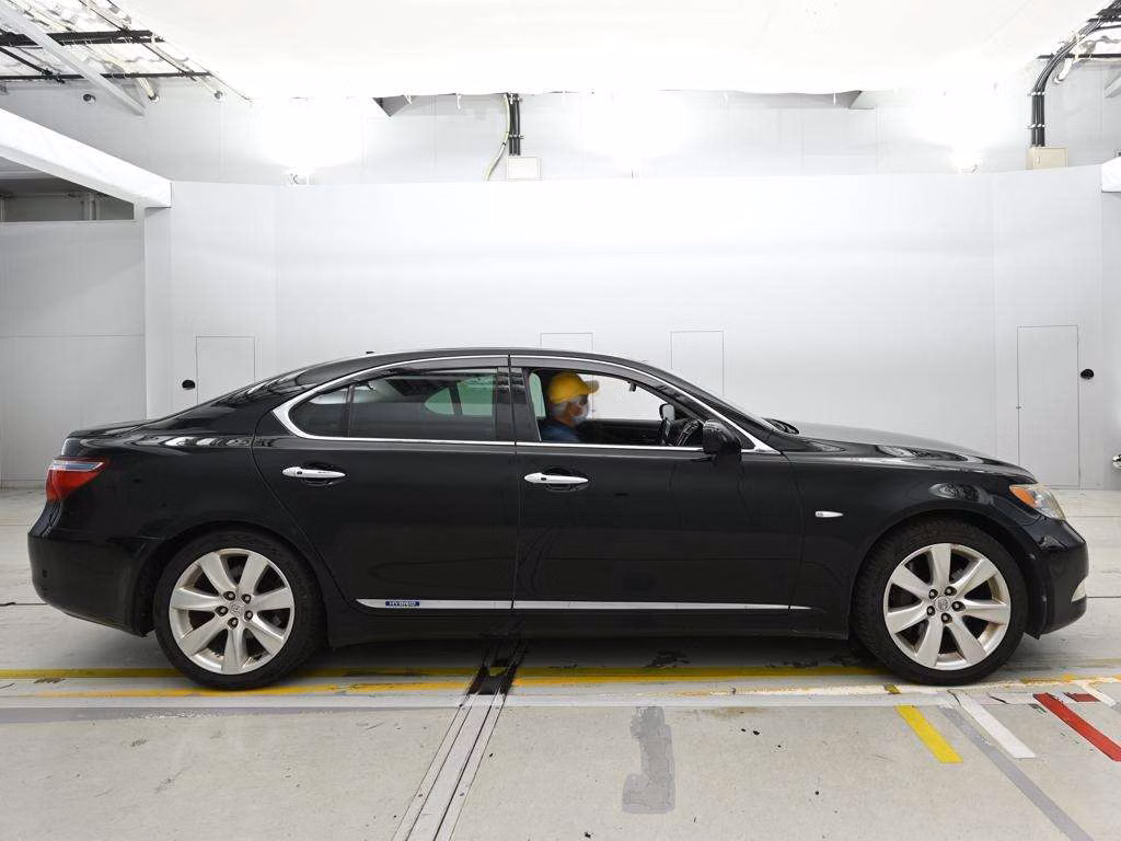 LEXUS LS600H