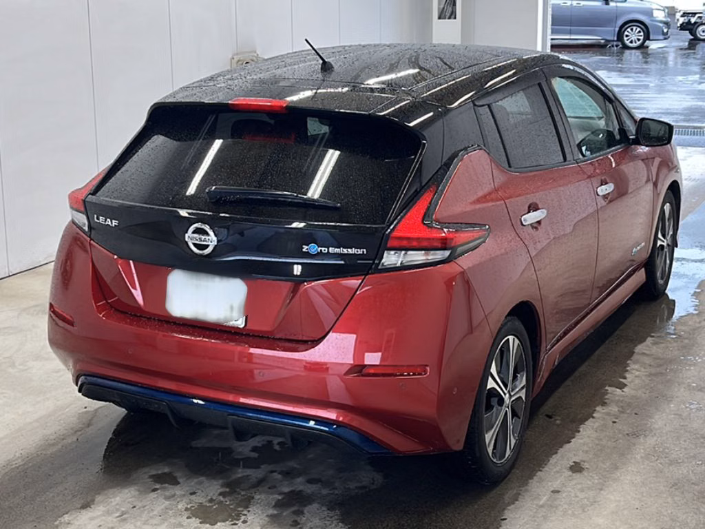 NISSAN LEAF