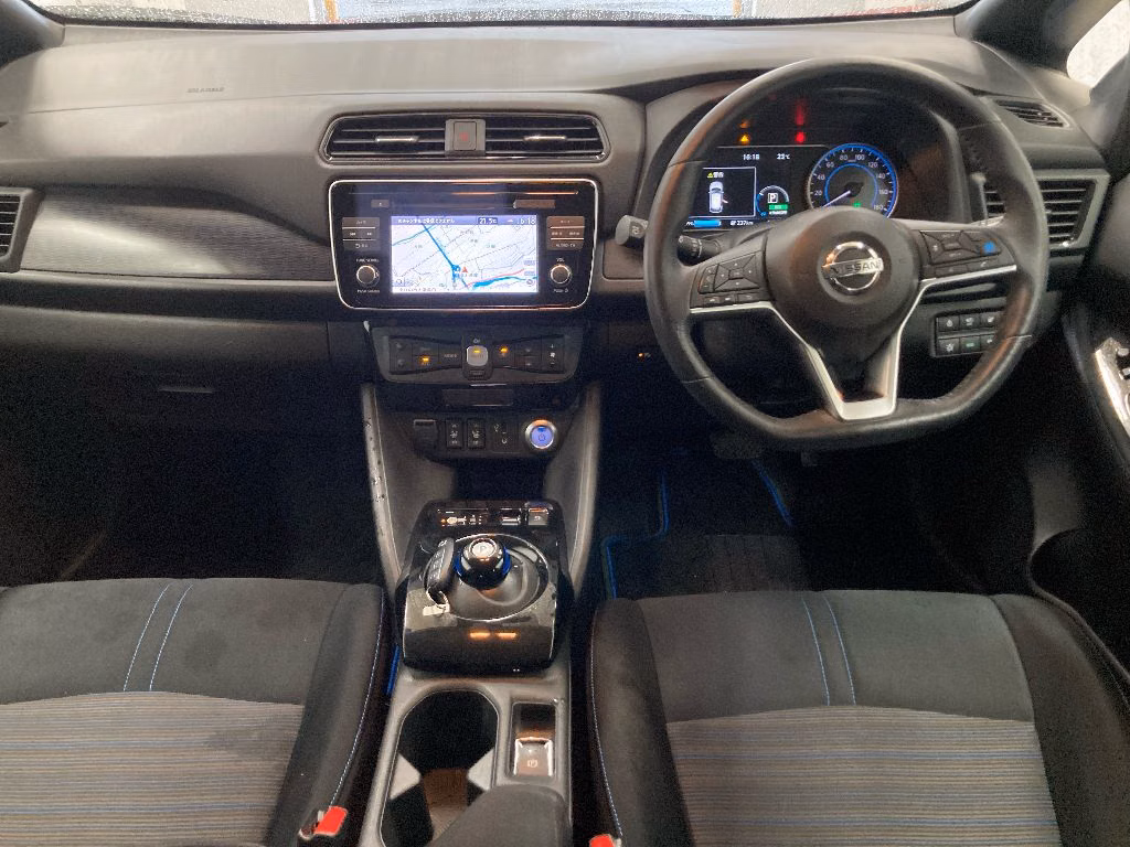NISSAN LEAF