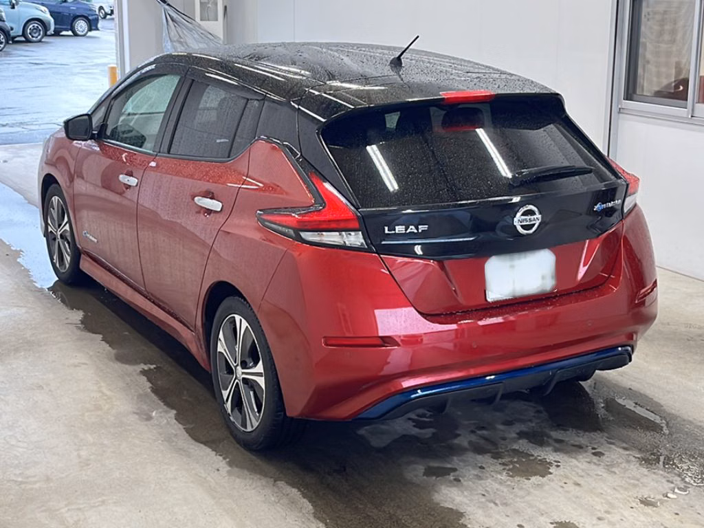 NISSAN LEAF
