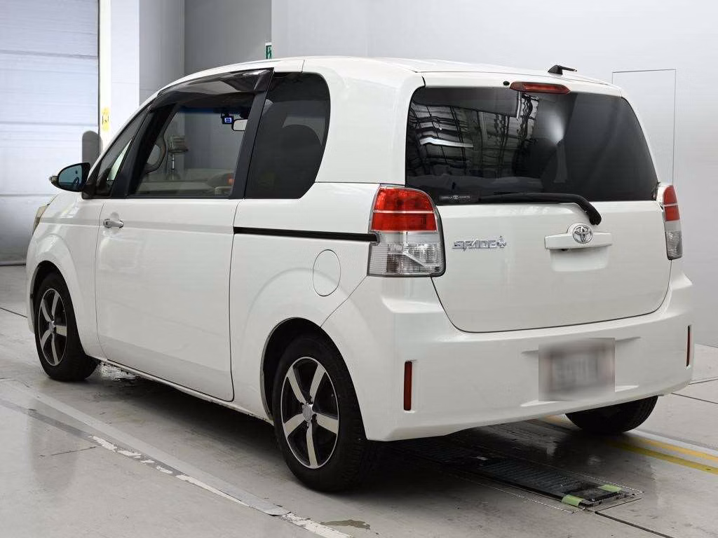 TOYOTA SPADE