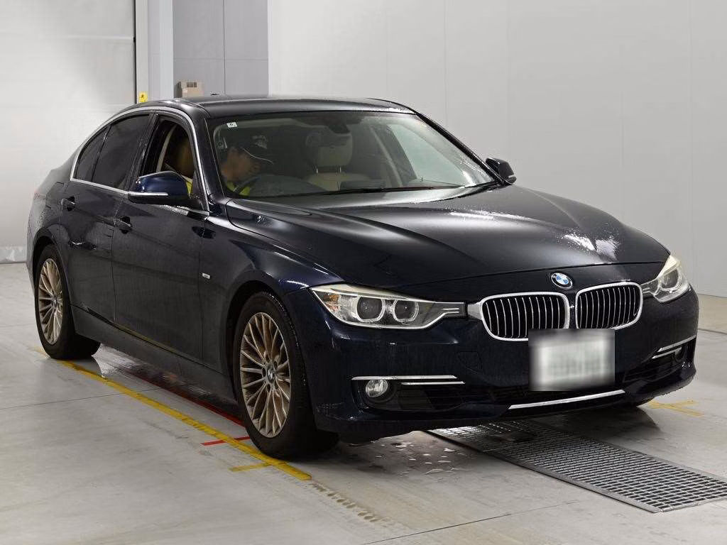 BMW 3-SERIES