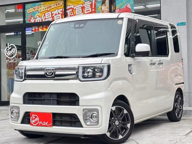 DAIHATSU WAKE