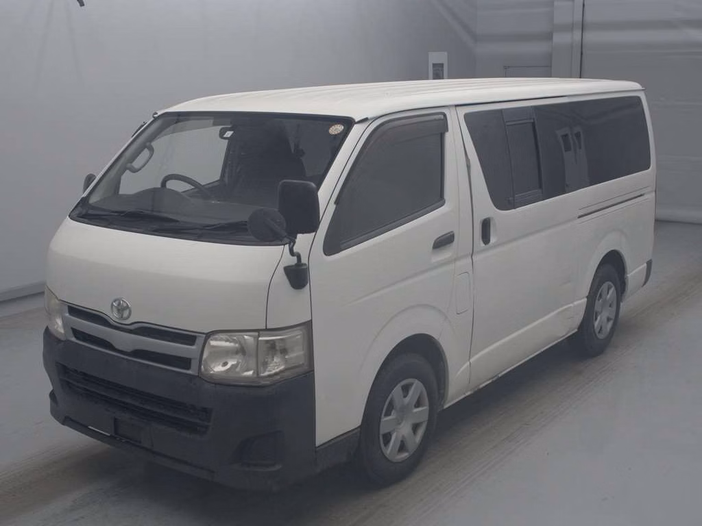 TOYOTA REGIUS ACE