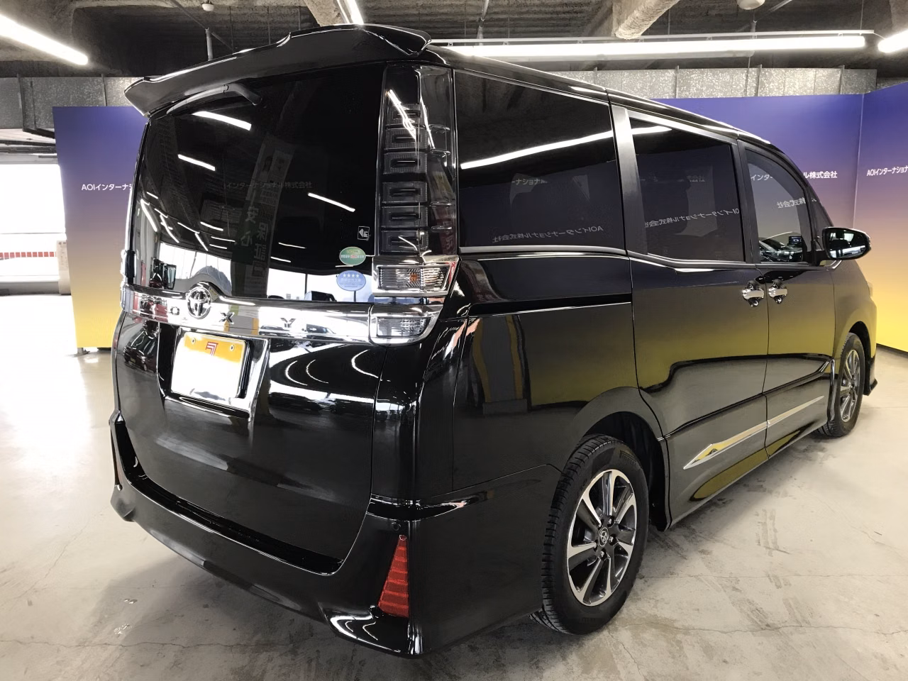 TOYOTA VOXY
