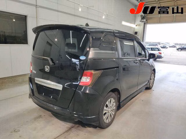 HONDA FREED SPIKE