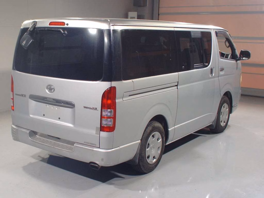 TOYOTA REGIUS ACE