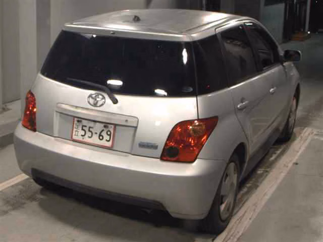 TOYOTA IST
