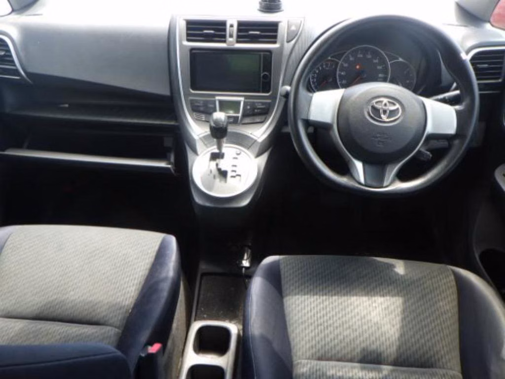 TOYOTA RACTIS
