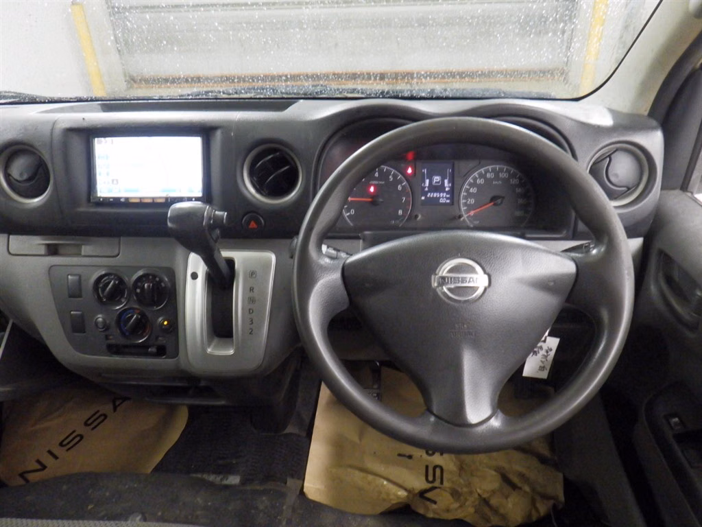 NISSAN NV350 CARAVAN