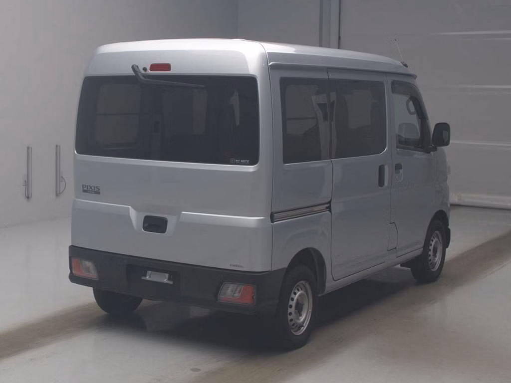 TOYOTA PIXIS VAN