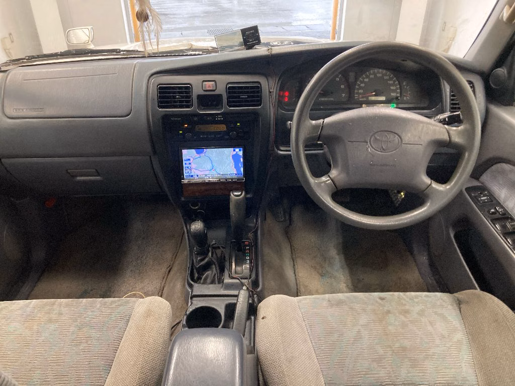 TOYOTA HILUX SURF