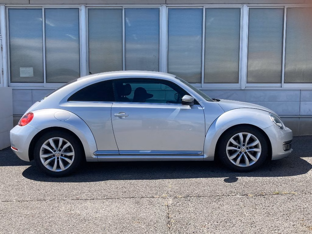 VOLKSWAGEN BEETLE