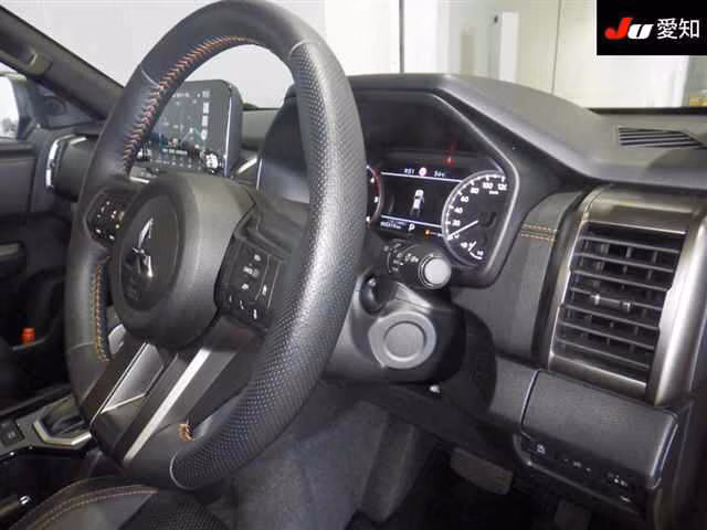 MITSUBISHI TRITON