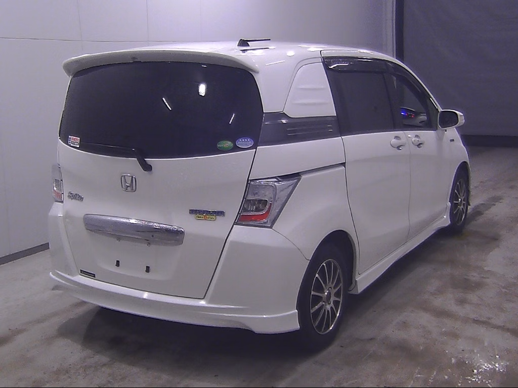 HONDA FREED SPIKE