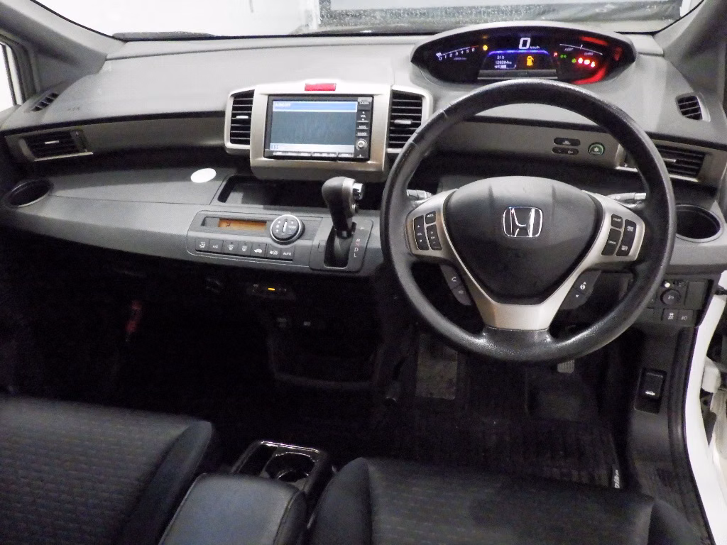 HONDA FREED SPIKE