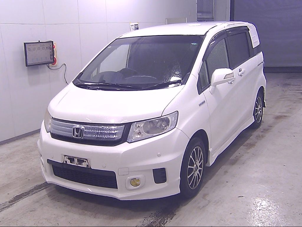 HONDA FREED SPIKE