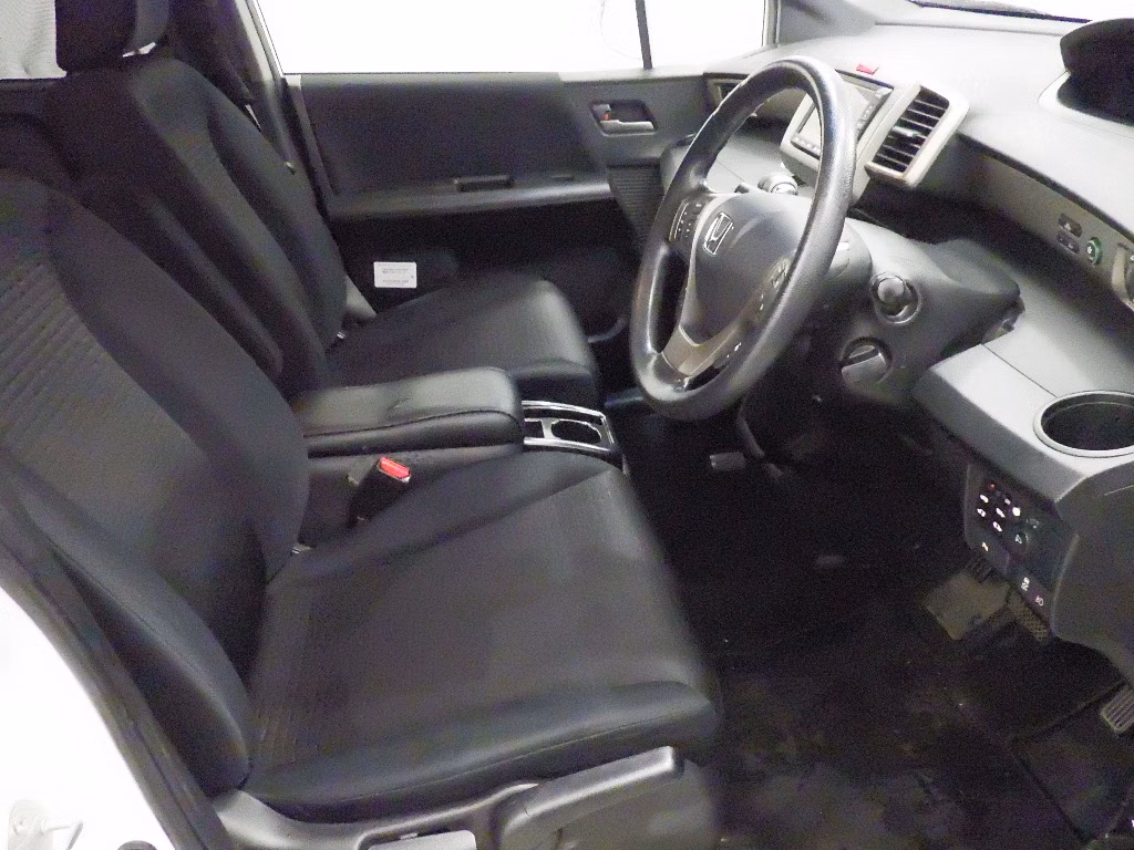HONDA FREED SPIKE