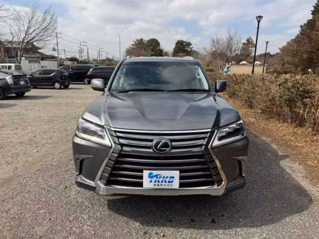 Lexus LX570