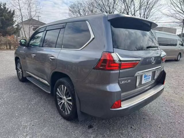 Lexus LX570