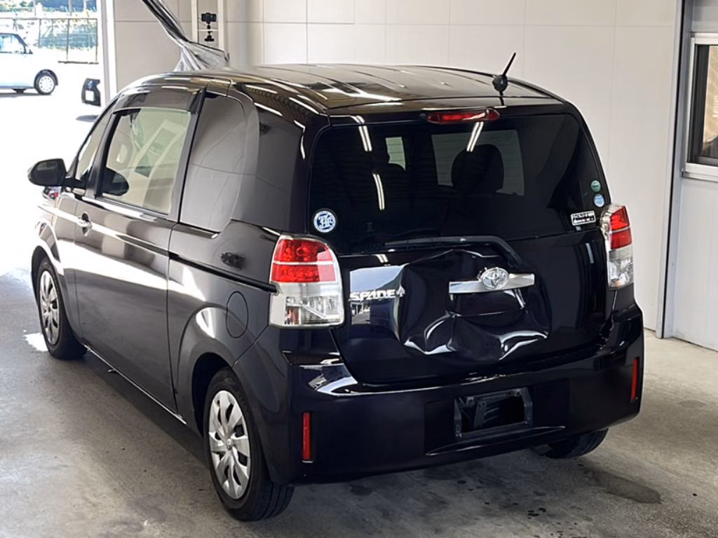 TOYOTA SPADE