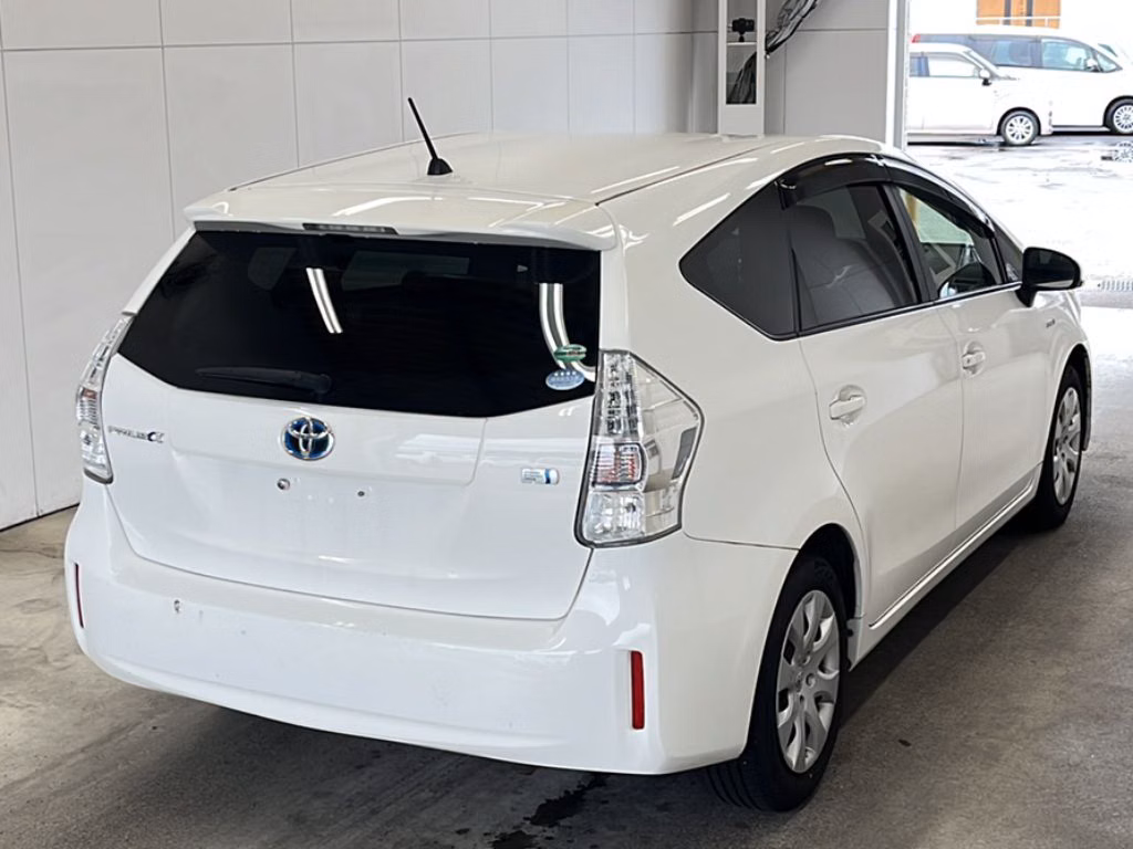 TOYOTA PRIUS ALPHA