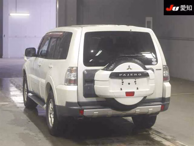 MITSUBISHI PAJERO