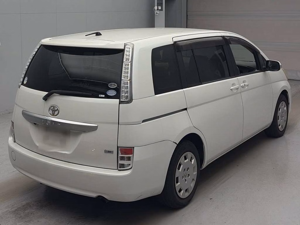 TOYOTA ISIS