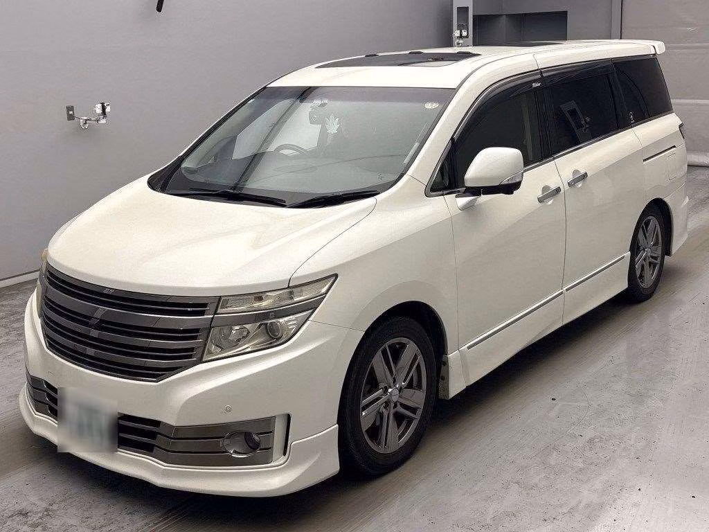 NISSAN ELGRAND