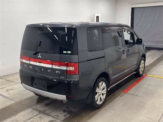 MITSUBISHI DELICA D:5