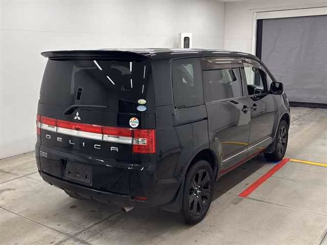 MITSUBISHI DELICA D:5