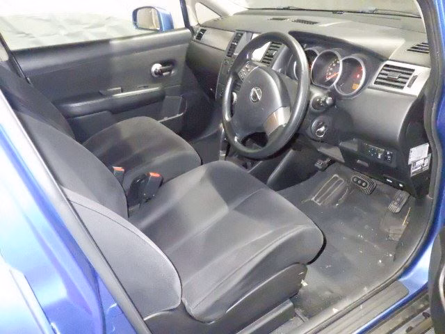 NISSAN TIIDA