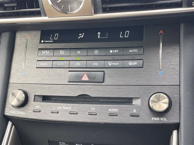 Lexus IS300h