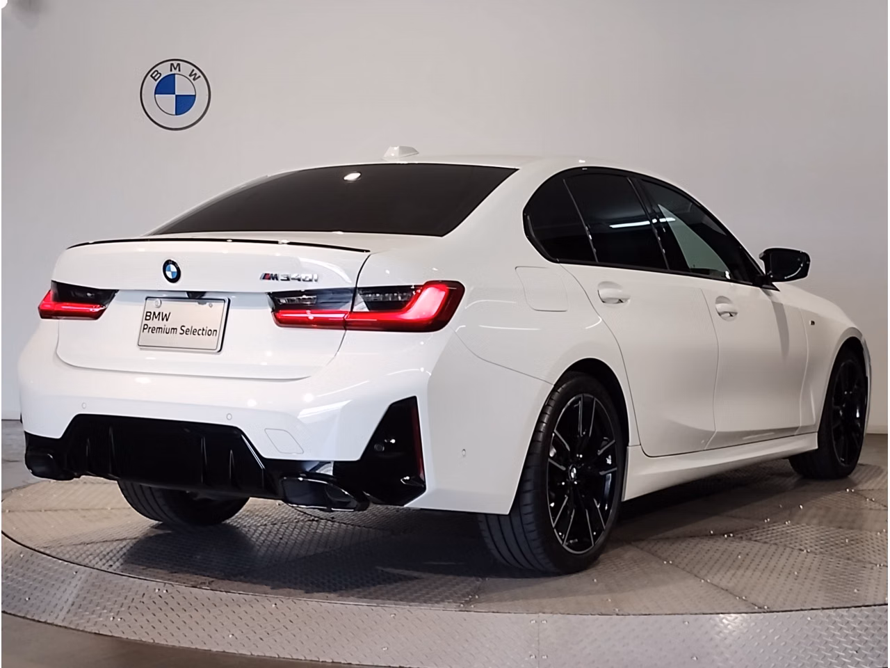 BMW 3-SERIES