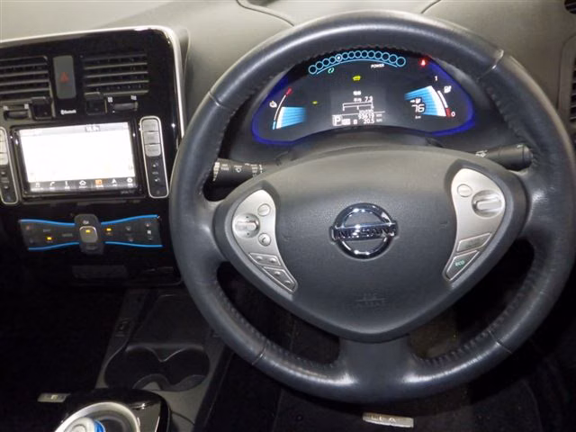 NISSAN LEAF