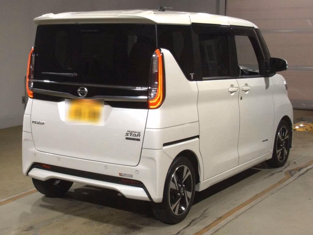 NISSAN ROOX