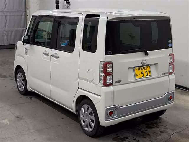 DAIHATSU WAKE