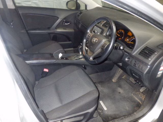 TOYOTA AVENSIS