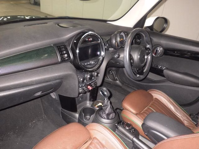 MINI HATCH