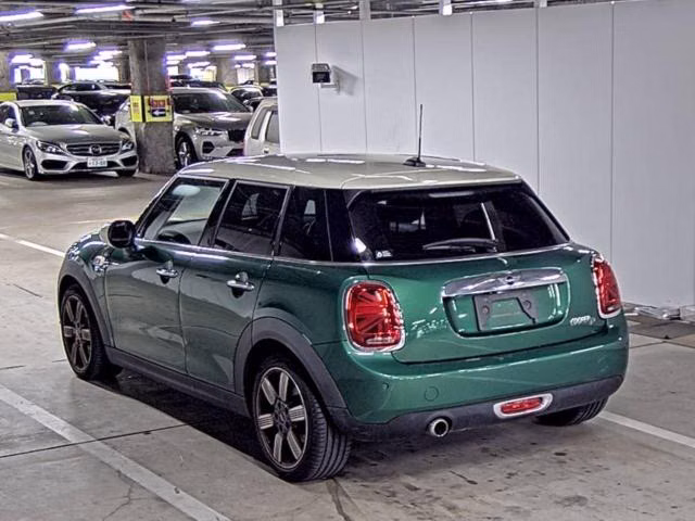 MINI HATCH